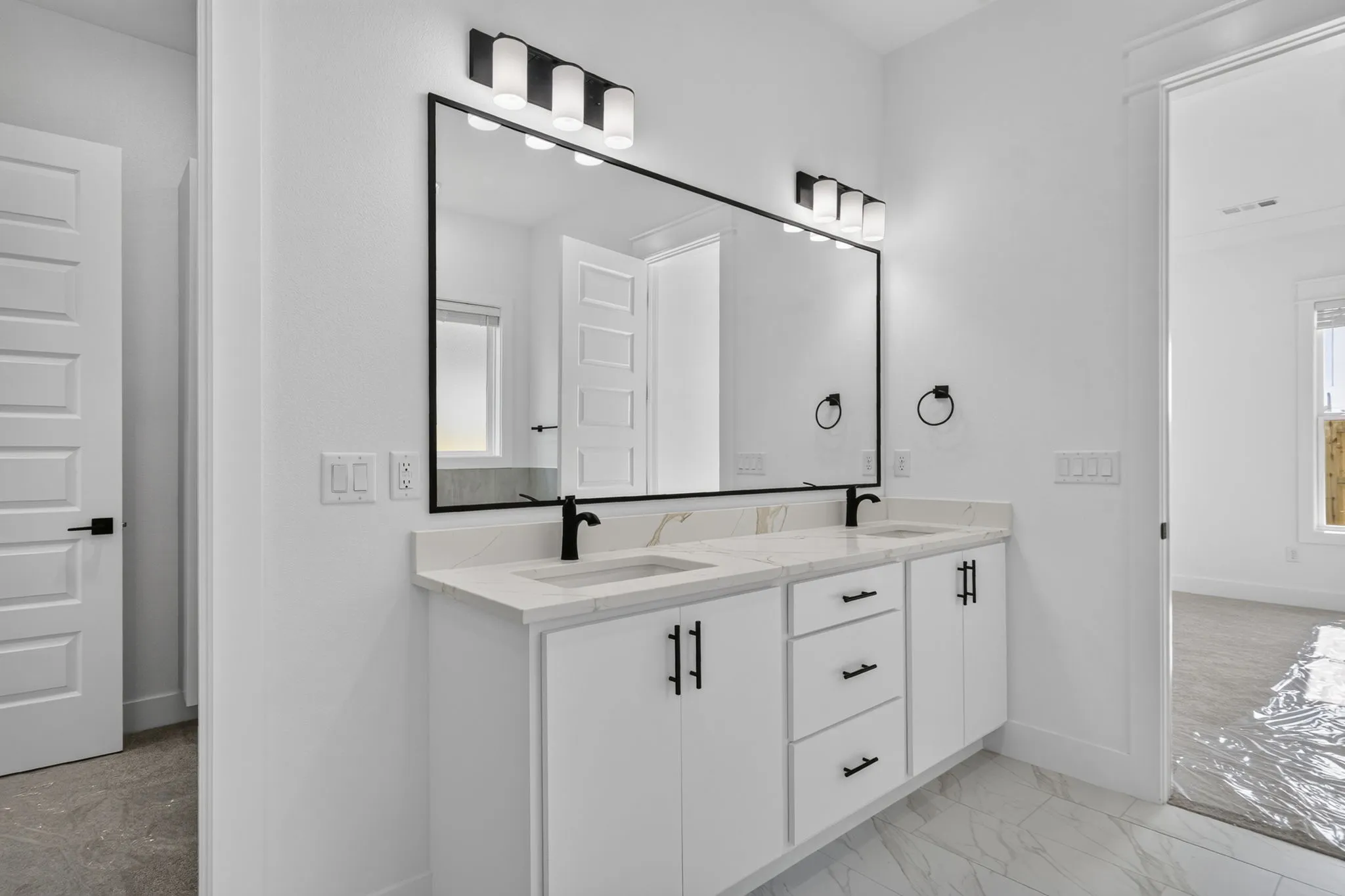 331 Hedge Sliver Oaks gallery image 12